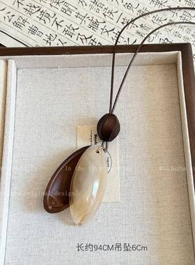 新中式镂空木质圆形吊坠项链女民族风小众设计毛衣链复古挂脖配饰