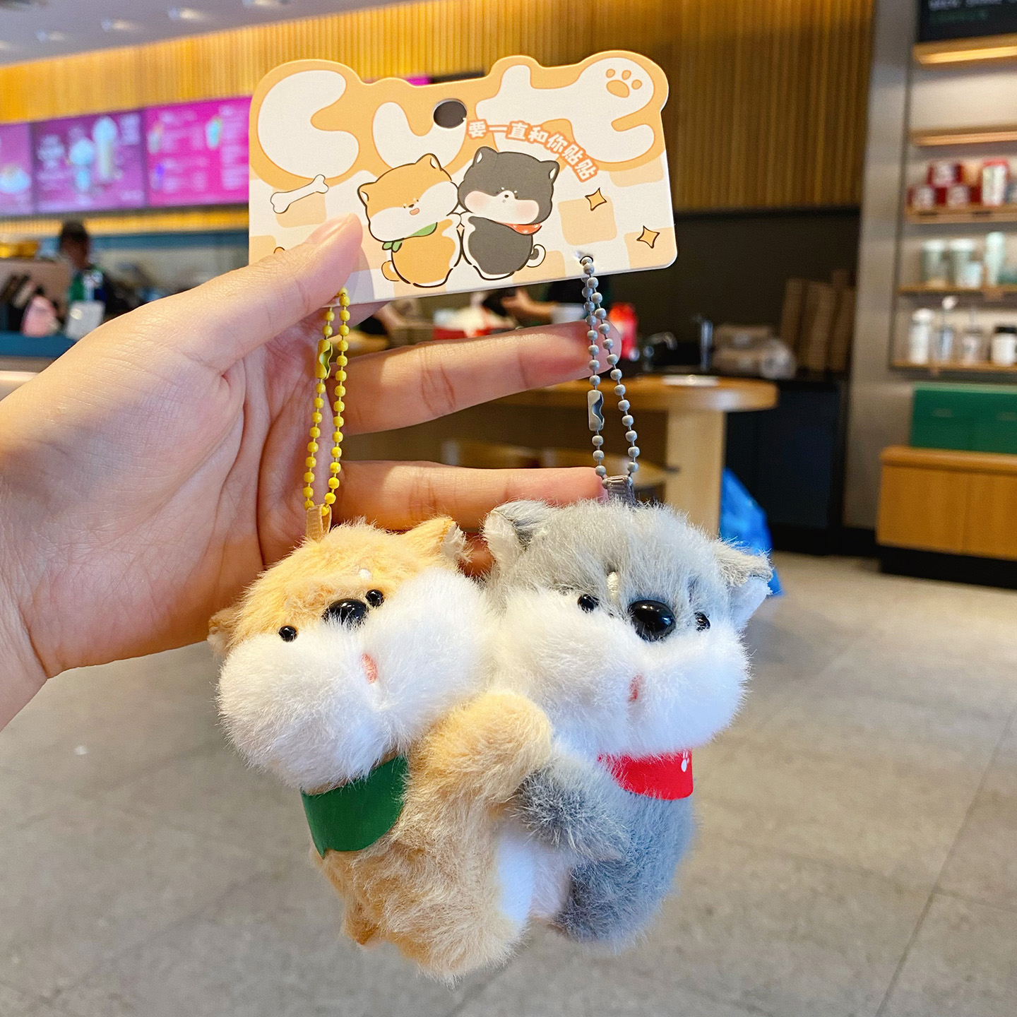 萌宠抱抱磁吸毛绒情侣包包挂件