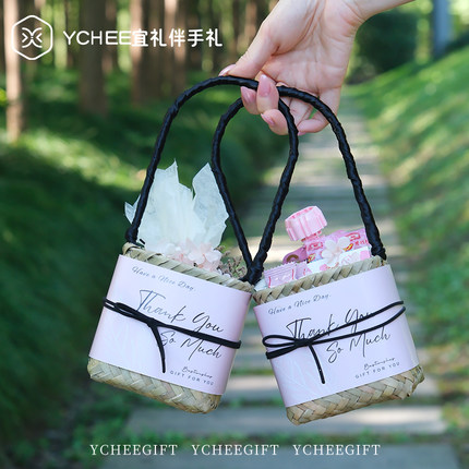 喜糖伴手礼成品含糖订婚结婚高级感礼盒送宾客手提藤编篮美业回礼