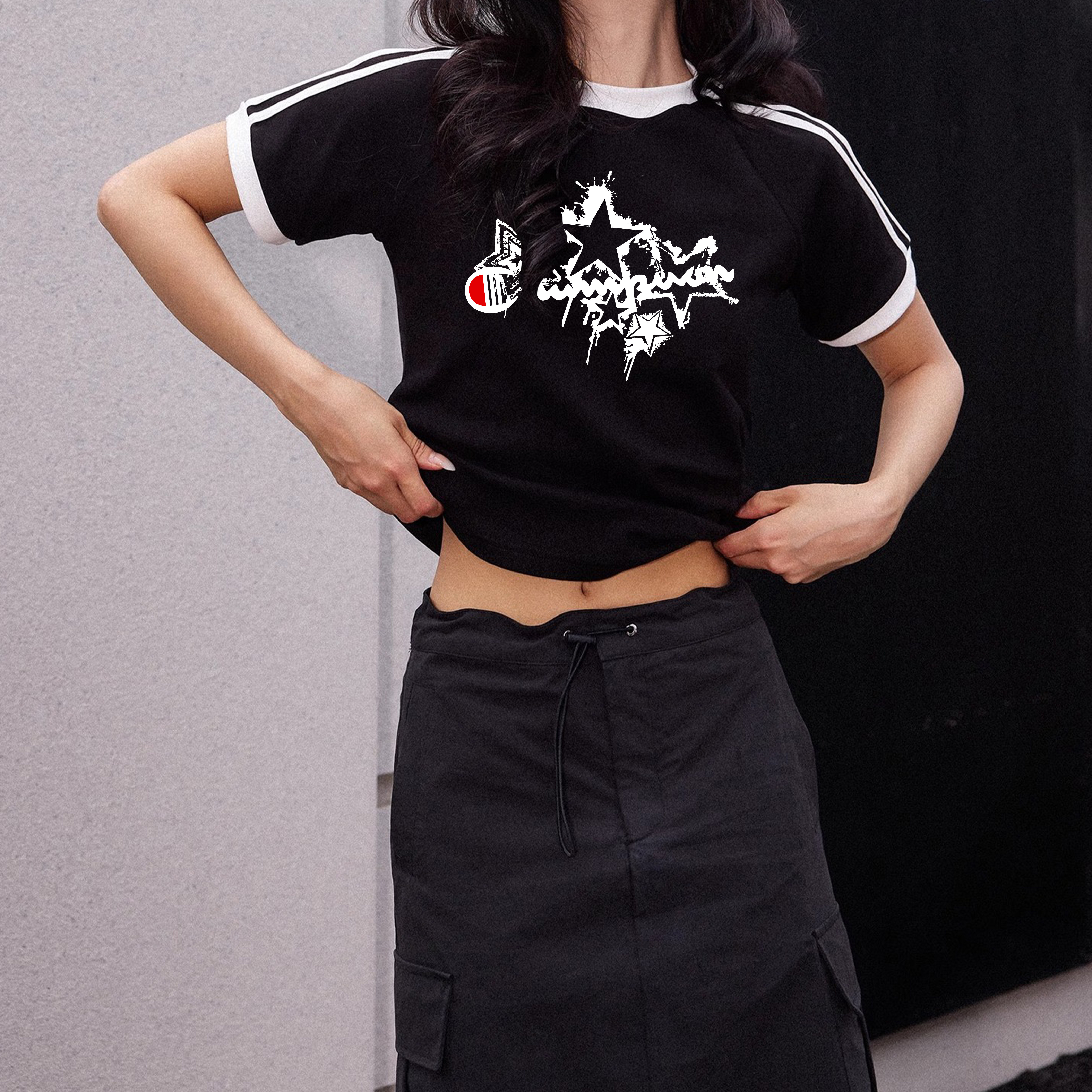 日版冠军三条杠夏季美式短袖T恤女修身显瘦辣妹短款打底衫上衣潮