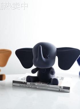 现代简约树脂植绒飞象摆件装饰卡通可爱卧室儿童房客厅样板房饰品