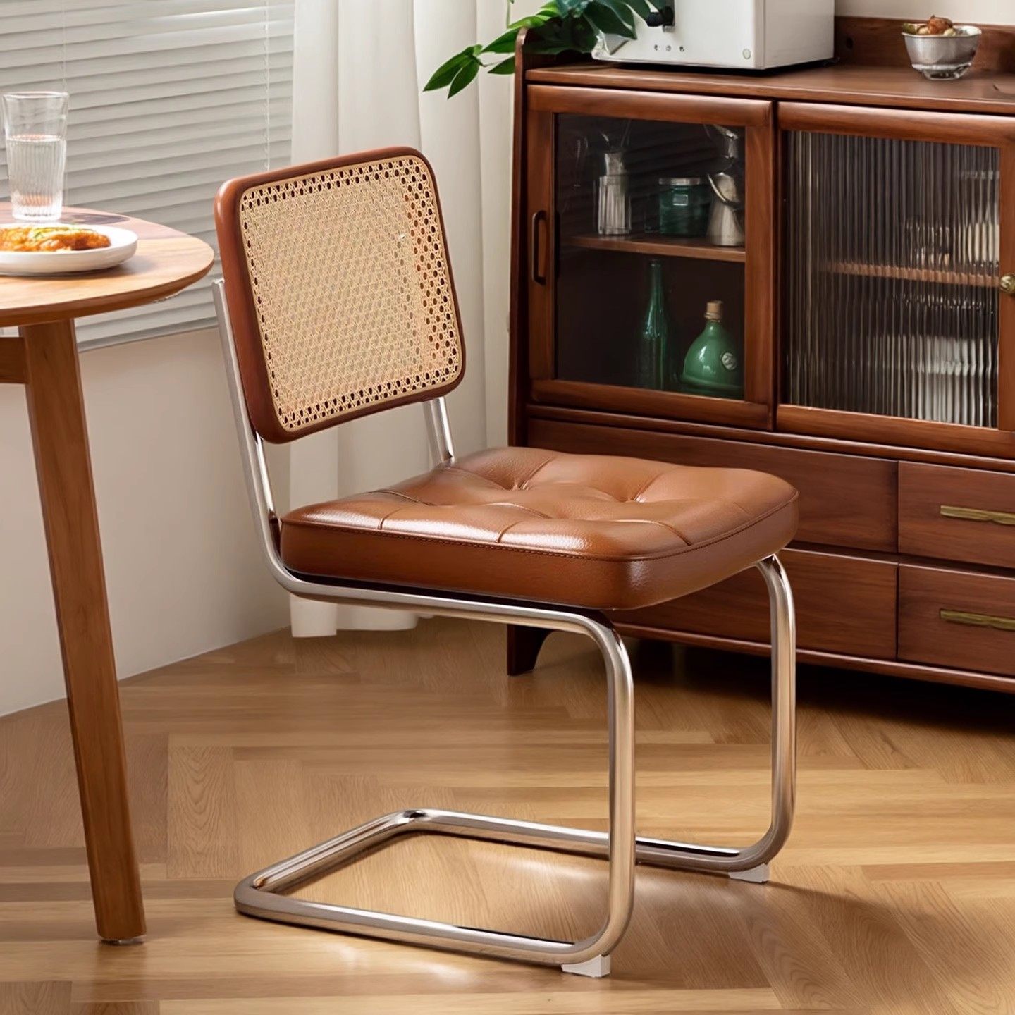 椅子简约时尚舒适靠背餐椅家用餐厅皮艺海绵椅不锈钢设计师椅子