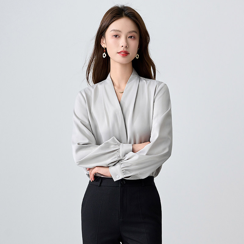 白色V领衬衫女春秋职业女裙套装