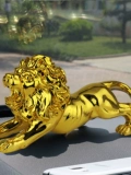 Статуя Золотого льва лидер Темного прорыва, окружающий Golden Lion Statue Game Game Game Prade Favorites