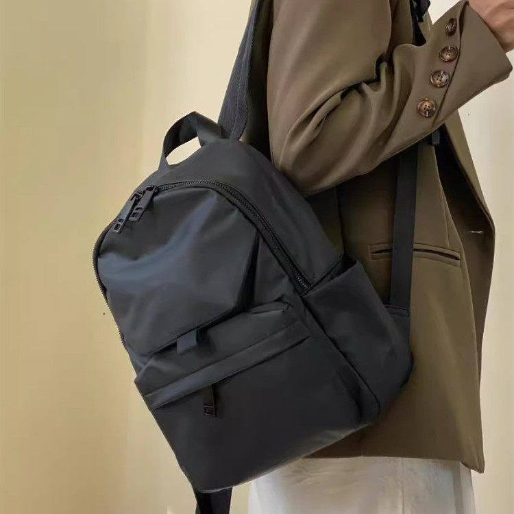 法国ZAMP双肩包女旅游轻便徒步登山骑行包新款休闲防水黑色小背包