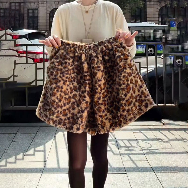 欧货高端定制豹纹大码阔腿裤女2025冬季新款加厚轻奢宽松休闲短裤,女装/女士精品,大码裤装,淘宝优惠券,粉丝福利购,淘宝优惠卷