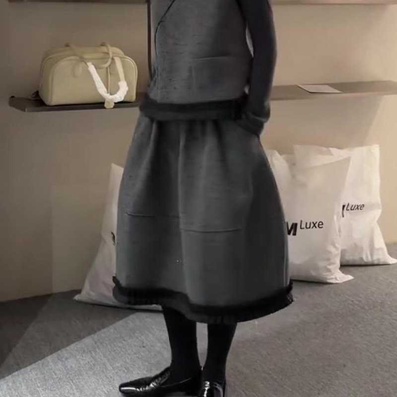欧货高端定制深灰色毛呢大码半身裙女2026早春新款毛边减龄花苞裙,女装/女士精品,大码半身裙,淘宝优惠券,粉丝福利购,淘宝优惠卷