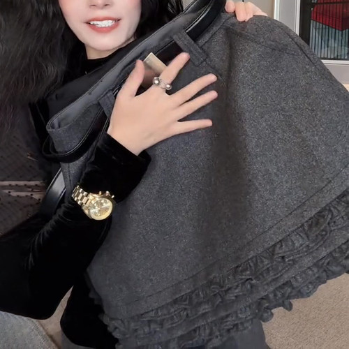 深灰色百搭底部花边超短半身裙女2025年冬季新款时髦洋气职场短裙