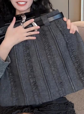 灰色毛呢保暖荷叶边超短裙女