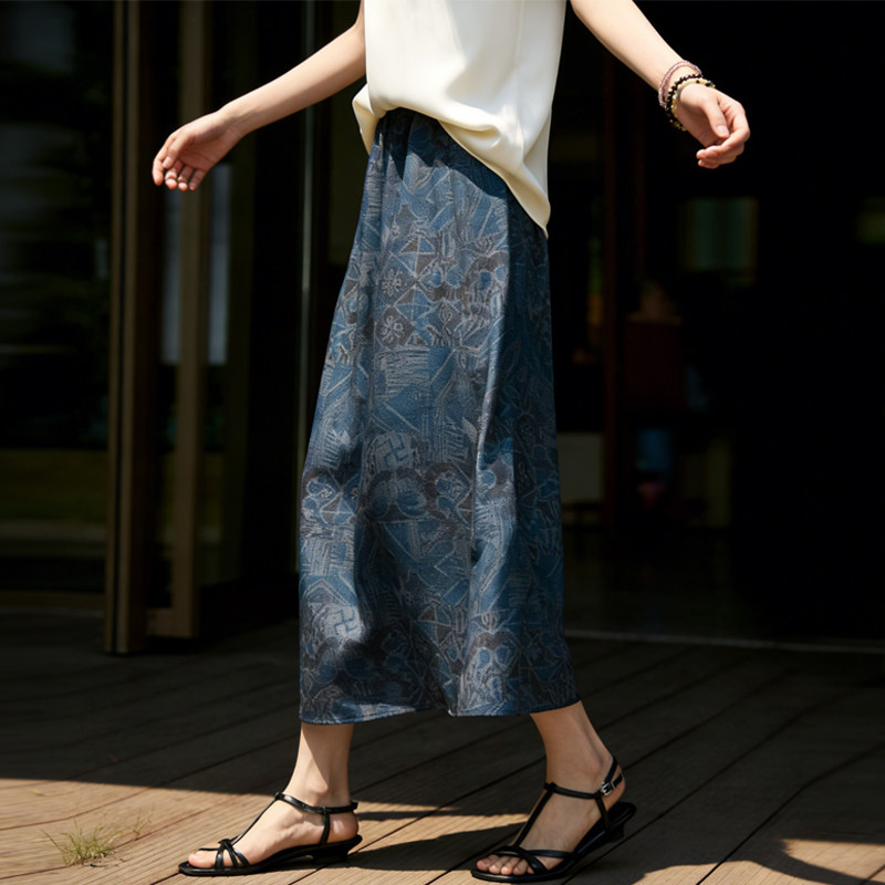 欧货高端定制藏青色缎面大码半身裙女2026早春新款轻熟风A字裙子,女装/女士精品,大码半身裙,淘宝优惠券,粉丝福利购,淘宝优惠卷