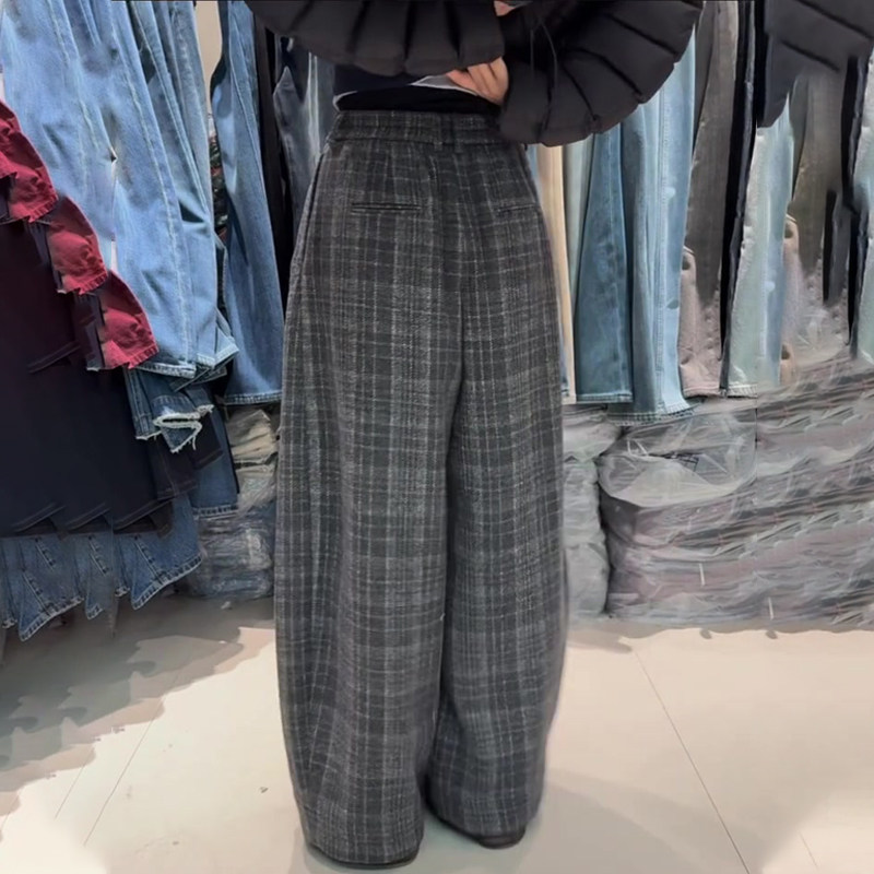 欧货高端定制灰色毛呢大码阔腿裤女2026早春新款慵懒格纹弯刀裤子,女装/女士精品,大码裤装,淘宝优惠券,粉丝福利购,淘宝优惠卷