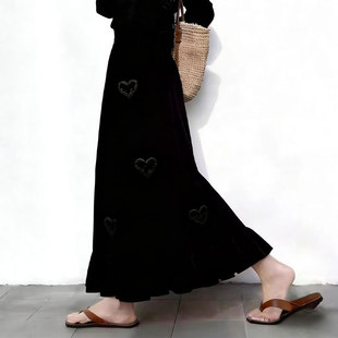 加厚A字长裙 新款 欧货高端定制黑色爱心花边大码 半身裙女2025冬季
