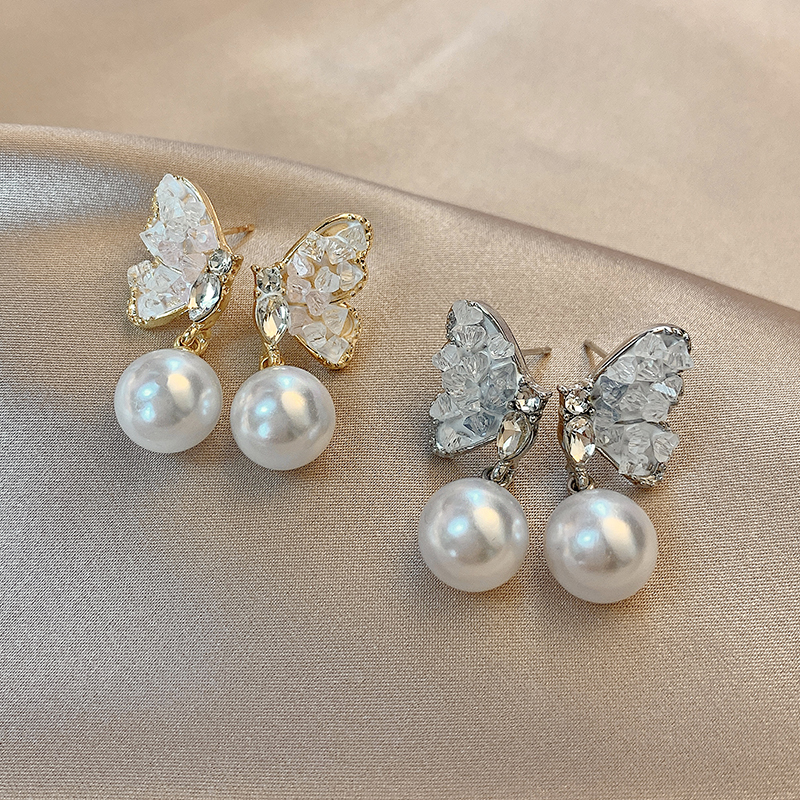 渐变粉蝴蝶珍珠耳钉女独特设计耳饰2024新款爆款精致高级感耳环