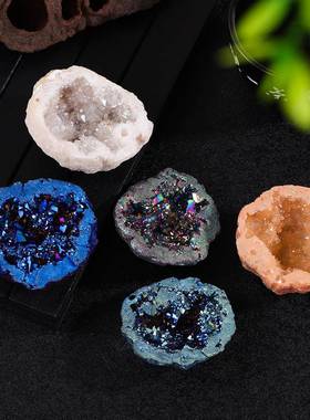 跨境热买天然水晶洞聚宝盆原石电镀彩色天然石项链摆件厂家款