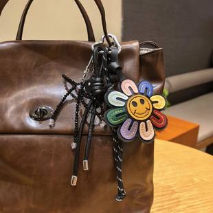 韩系风PU皮向日葵笑脸包包挂件彩色花朵造型小太阳挂饰汽车钥匙扣