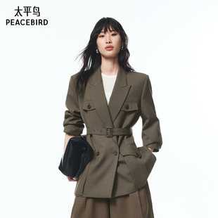 太平鸟复古戗驳领25新收腰高支数羊毛西装 A1BAF3318