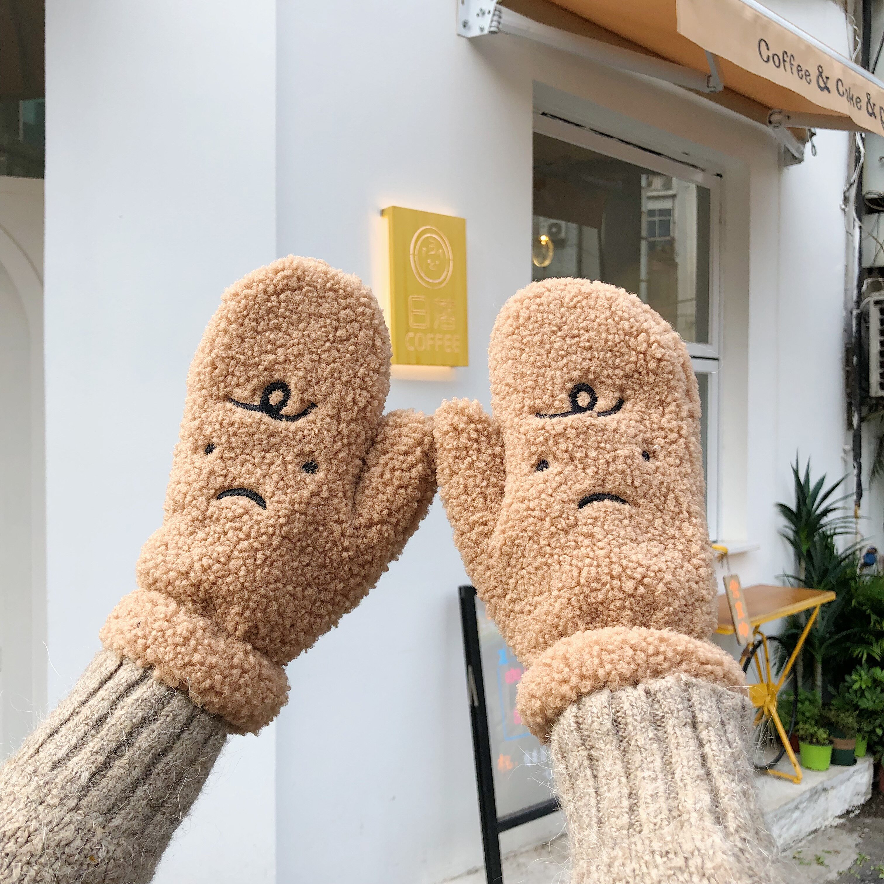 小众系列有点小情绪不开心小熊秋冬保暖全指手套毛绒绒加厚情侣