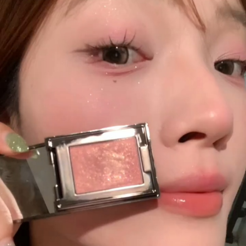 高光界的小香！眼影细闪水晶粉