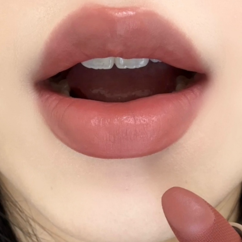 全员低饱和MLBB色!唇绒拥抱口红