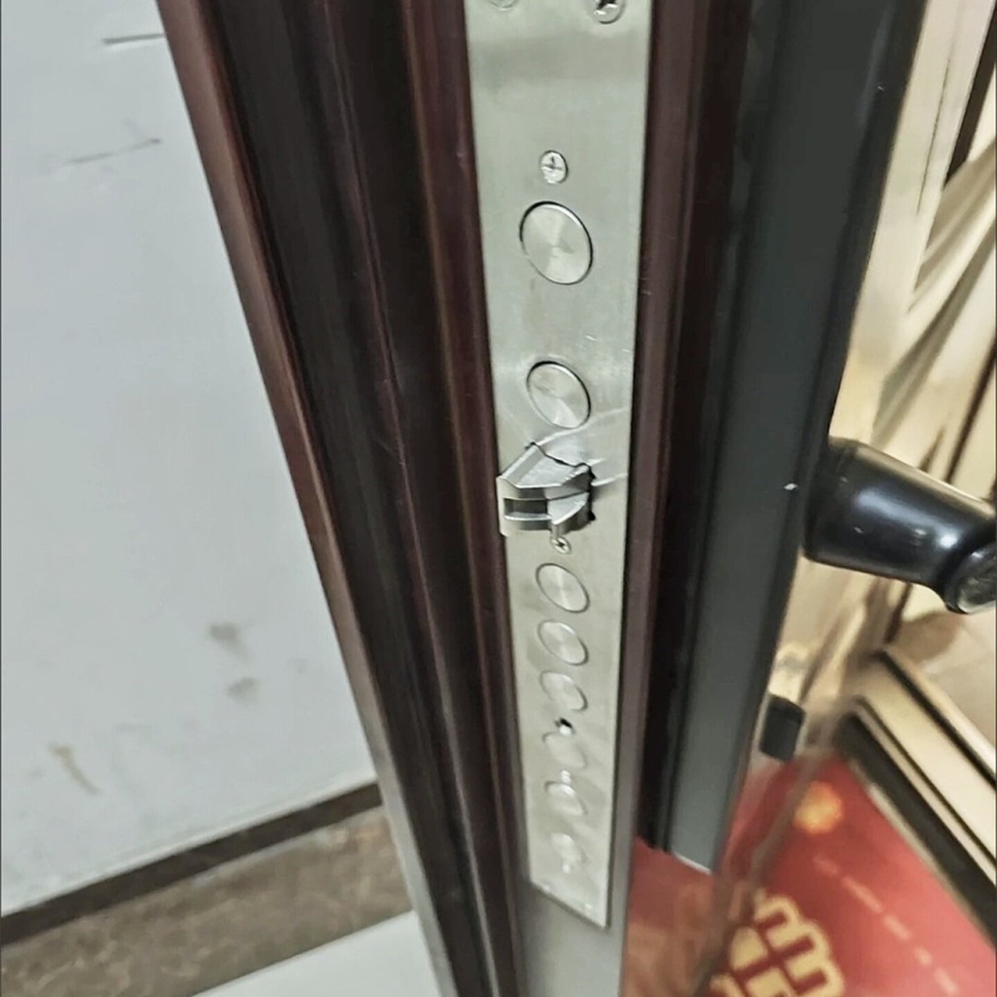 单活304不锈钢指纹锁入户通用型智能锁体方舌大门防卡死静音圆柱