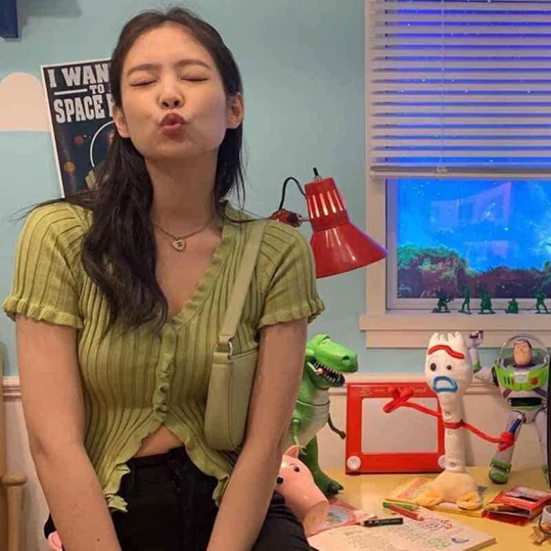 jennie外套夏韩国复古洋气小性感色修身显瘦短款同款T恤针织开衫在类目 女装/女士精品, 毛针织衫中 - 来自Buy2taobao.com提供专业的淘宝代购服务