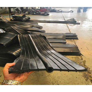 厂销厂促定制中埋式 橡胶止水带钢边i. 橡胶止水带651型背贴外贴式