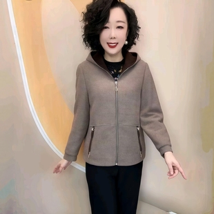 大码 25新款 中年女士风衣中老年上衣 连帽外套春秋装 妈妈千鸟格短款