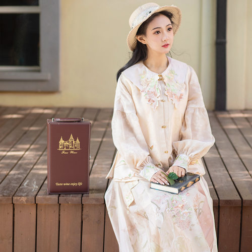 花朝记｜春意蔓延｜中长马面裙汉服元素贴布绣比甲国风娃娃领衬衫 - 封面