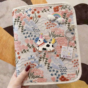 孕检收纳册刺绣小马带拉链包2026年新款可折叠产检报告单马宝宝怀孕证件便携文件夹孕妇孕期档案初期用品手册