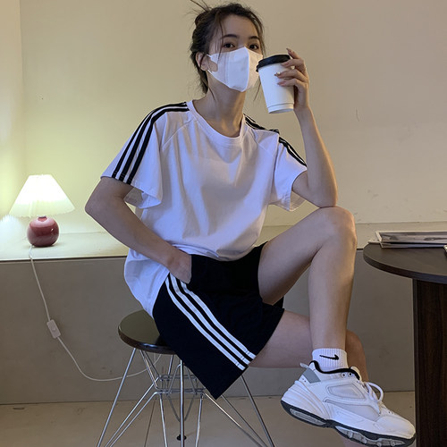 纯棉短袖t恤+五分休闲速干俩件套