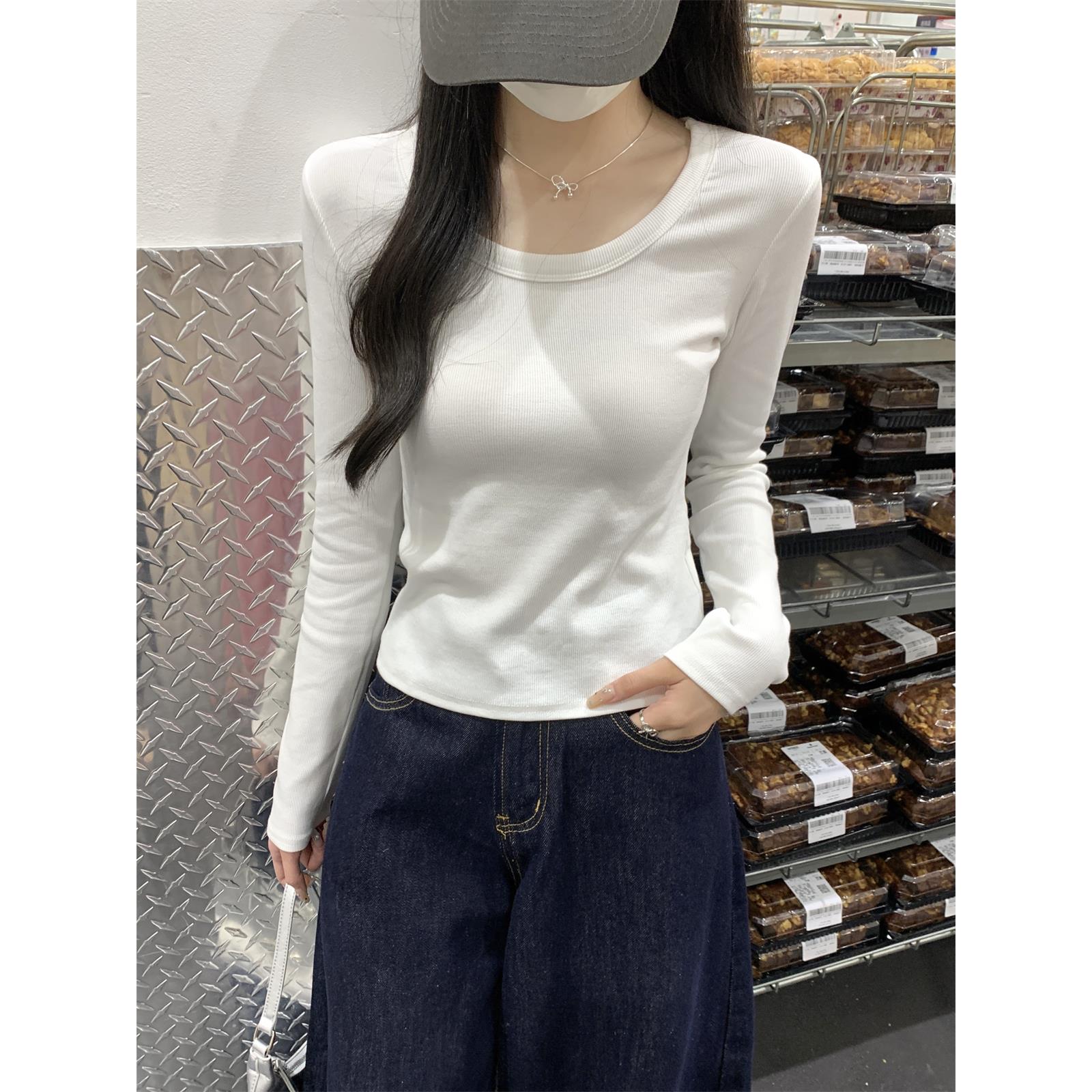 2025新款韩版白色简约正肩长袖T恤女春秋季U领修身显瘦内搭打底衫