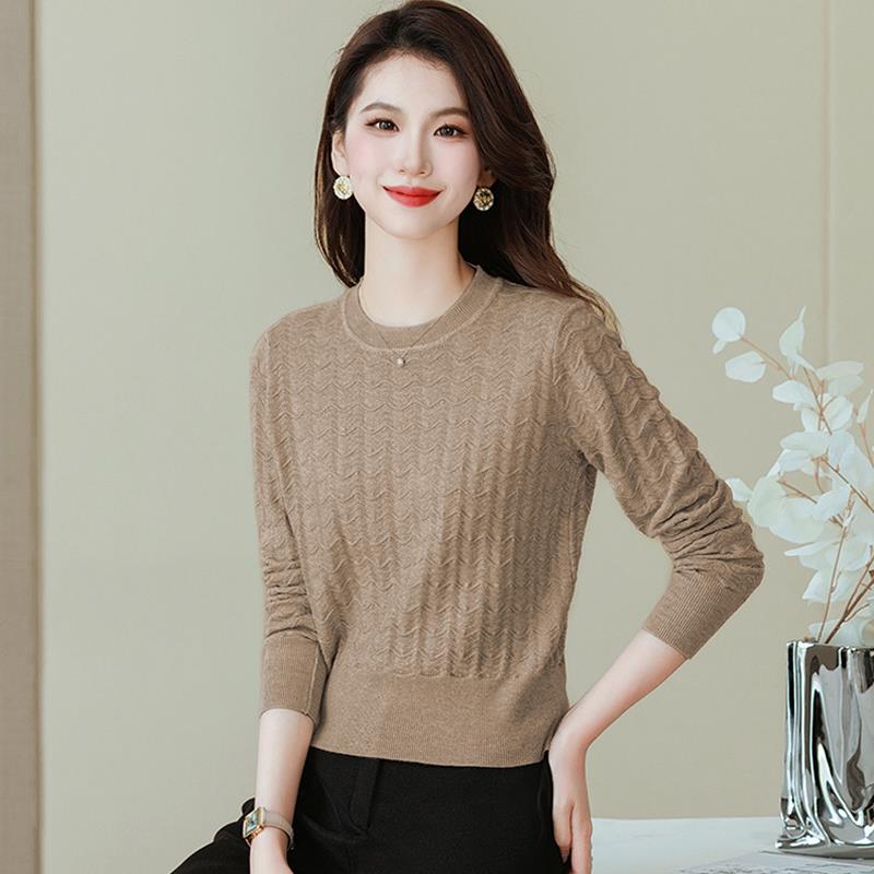 2025新款韩版薄款镂空针织衫秋冬女装2025新款打底毛衣小个子短款