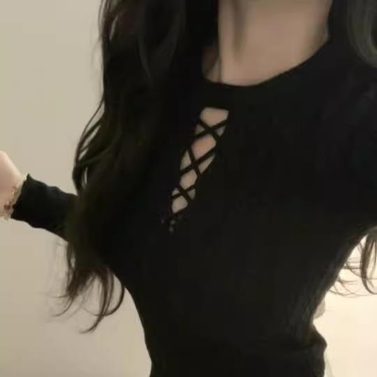 2025新款韩版辣妹复古设计感收腰显瘦打底衫毛衣女修身内搭针织麻