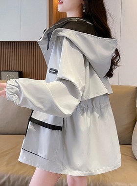 风衣外套女春秋2025新款韩版宽松大码收腰显瘦冲锋衣户外登山服潮