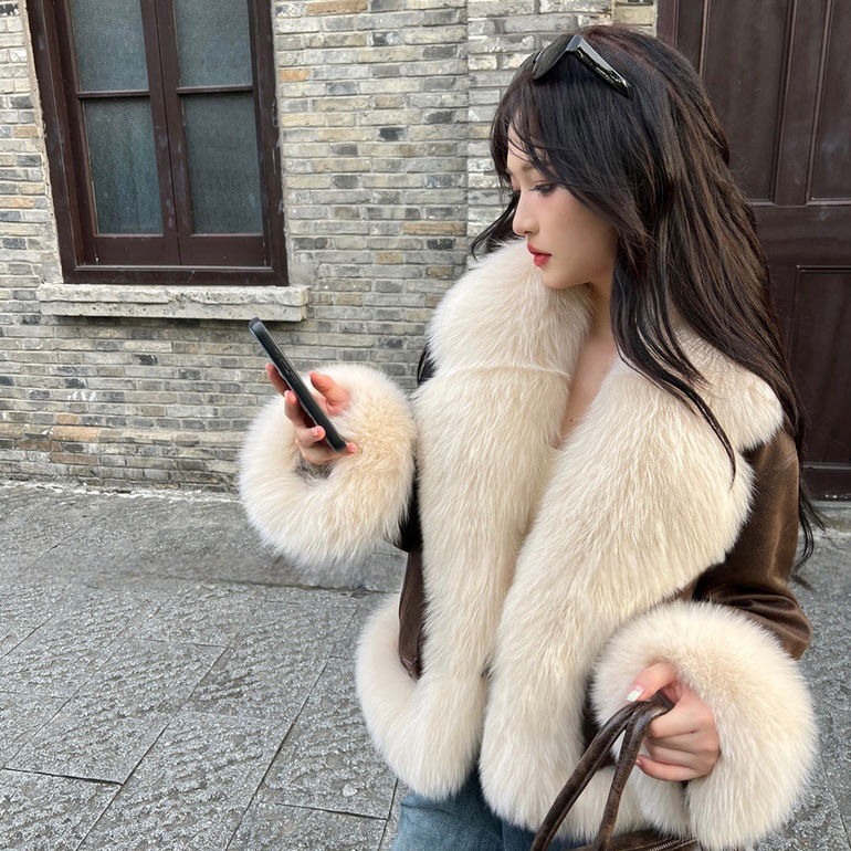 一善皮草复合麂皮绒皮毛一体短外套含100狐狸毛S-6DM32099