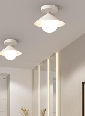 Theres a light in the hallway and a light in the contour ha