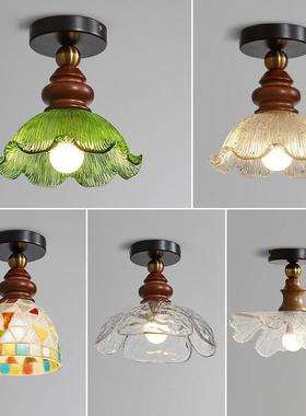 The hallway lights are American-style. Theyre old-fashioned