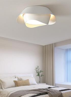 In 2025, the new master bedroom lamp, modernly lightly air c