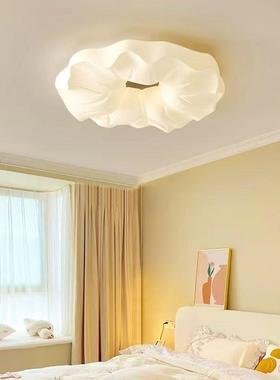 The Northern Woodwind Mansion lights suck on the top lights,