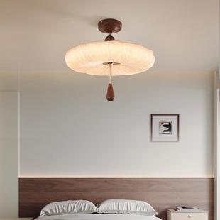 wind full bedroom French protector medium eye The spectral