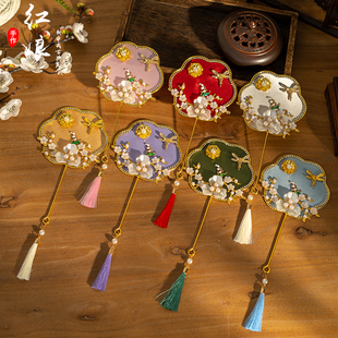 红娘中式秀禾晨袍迷你小团扇新娘国潮巴掌喜扇古风手持婚礼道具