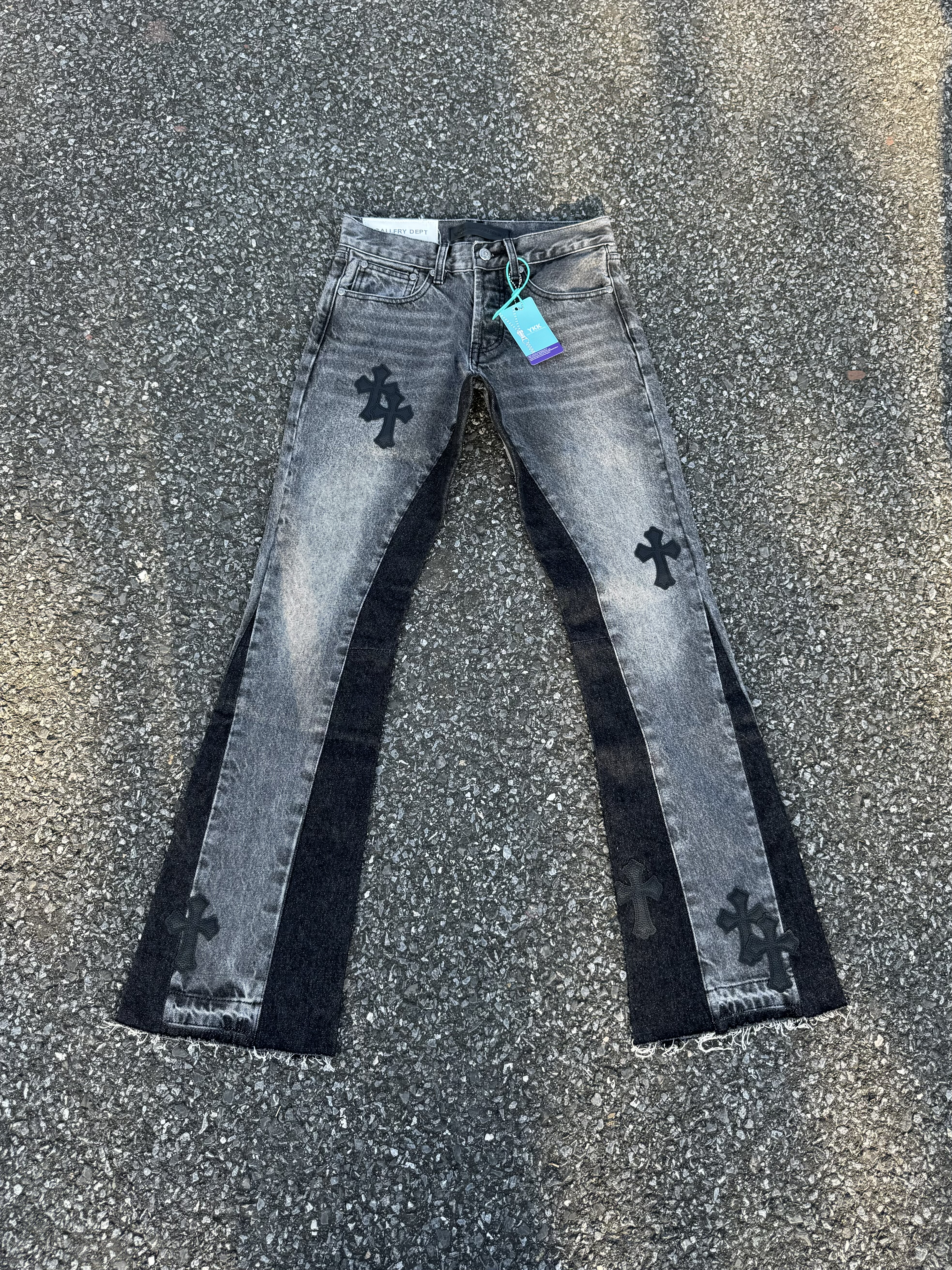 14.5盎司十字架拼接黑灰色牛仔裤