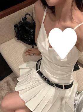 2025初夏新款气质白色显瘦吊带连衣裙短裙纯欲风爆款辣妹压褶