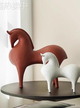 红色马树脂摆件家居饰品客厅办公室样板房玄关装饰北欧轻奢高档
