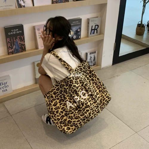 A.P.C. Corean Leopard Print Ультра