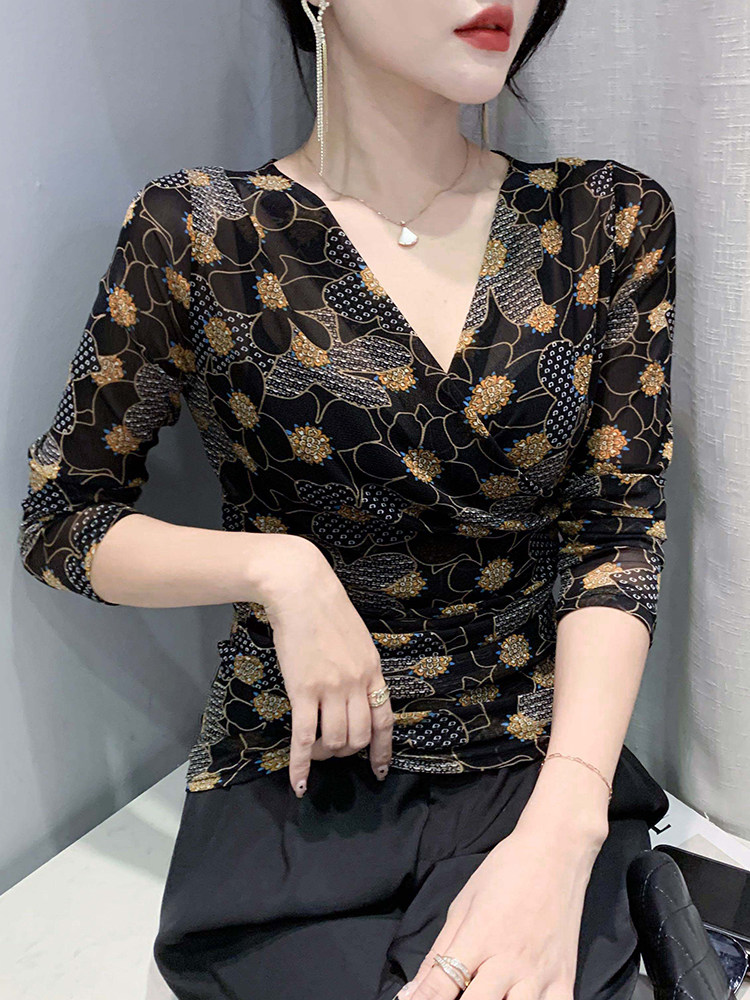유럽 ??여성 패션 프린트 V 넥 티셔츠 여성 긴팔 봄 가을 새로운 스타일 섹시한 메쉬 바닥 셔츠 탑