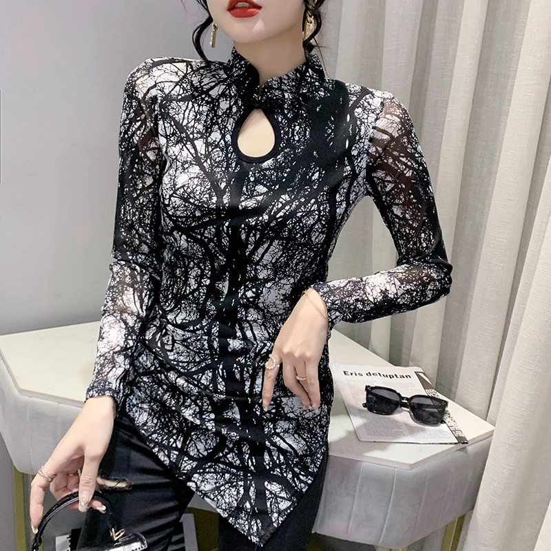 섹시 할로우 메쉬 티셔츠 유럽 여성 레트로 버튼 탑 불규칙한 인쇄 바닥 셔츠 여성 긴 소매