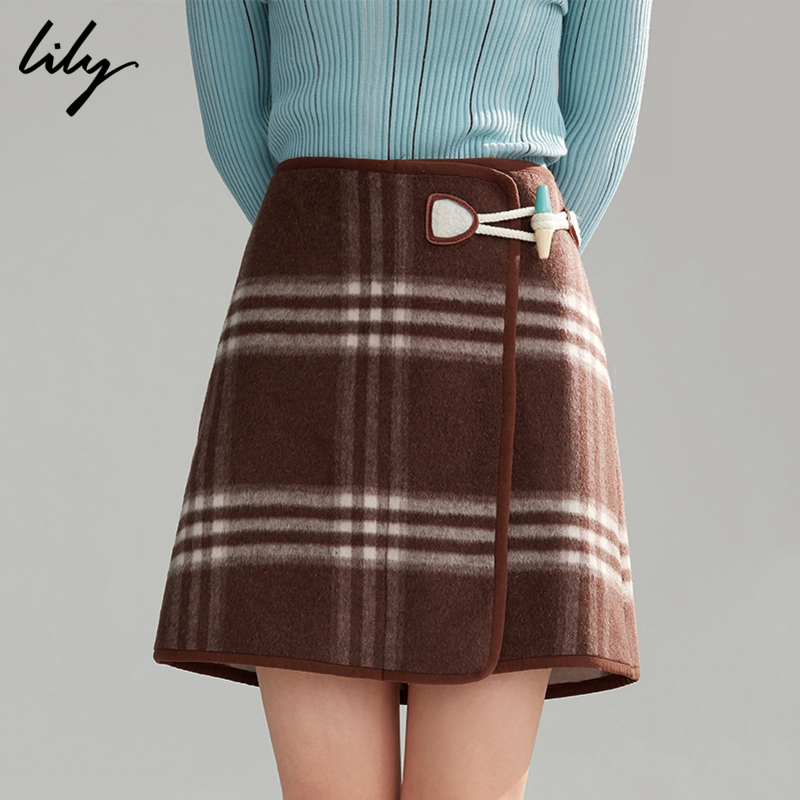 LILY2019冬新款时髦羊角扣棕色格纹羊毛短裙半身裙