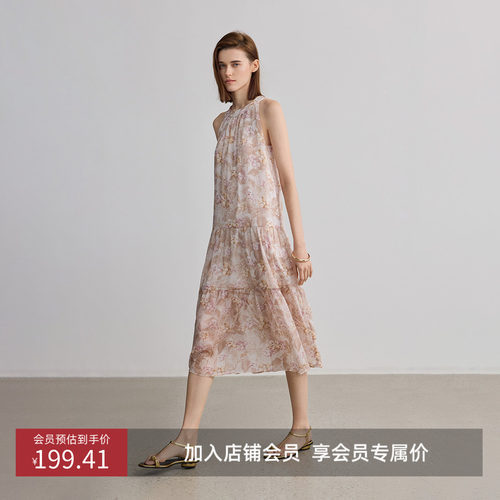 挂脖剪裁 修饰肩颈曲线