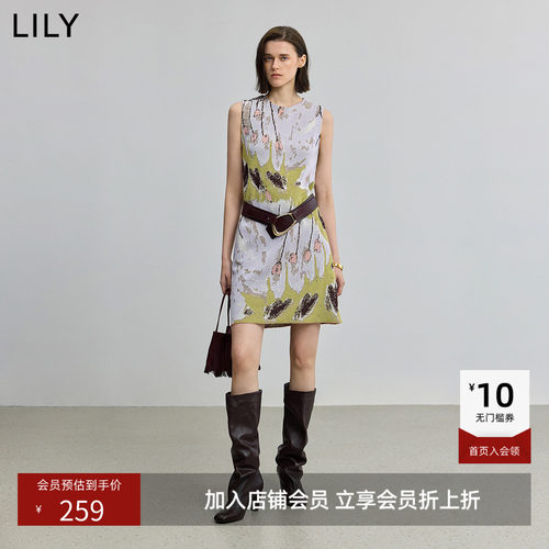 无袖圆领 勾勒肩颈线条
